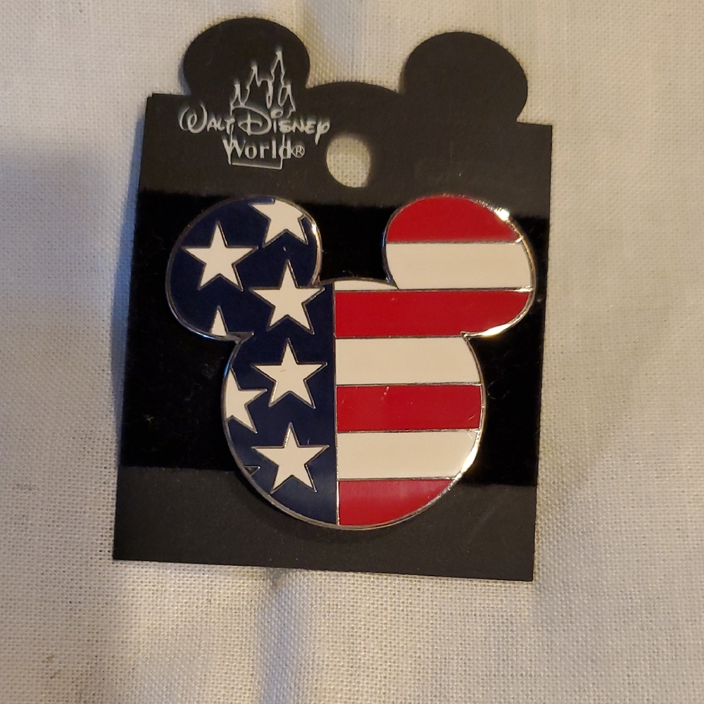 Disney Mickey Mouse American Flag Pin